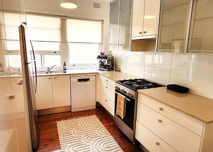 Deluxe One-Bedroom Apartment