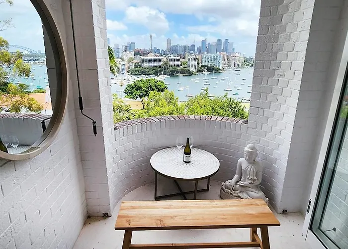 Deluxe One-Bedroom Apartment